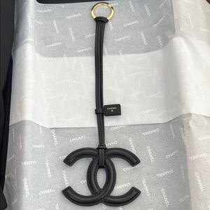 CHANEL 26S Key Holder / Bag Charm with Gold Ring - Black Leather